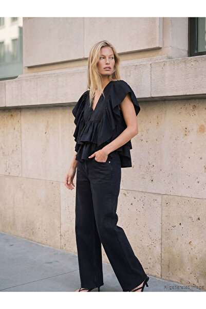 LC Waikiki Rmz Gi̇yi̇m Farkiyla V Planting Ruffle Blouse