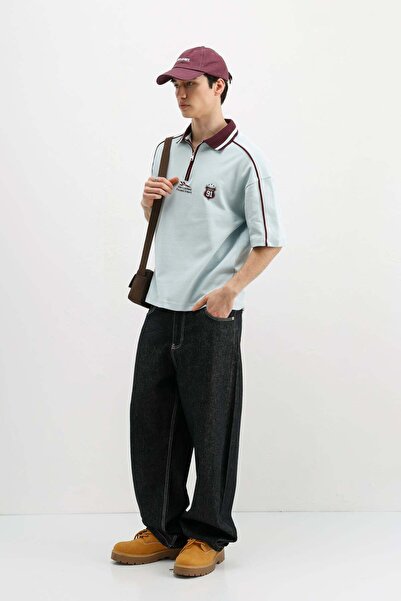 VAMOSCLO تي شيرت كبير الحجم مطبوع عليه ياقة بسحاب باللون الأزرق الفاتح