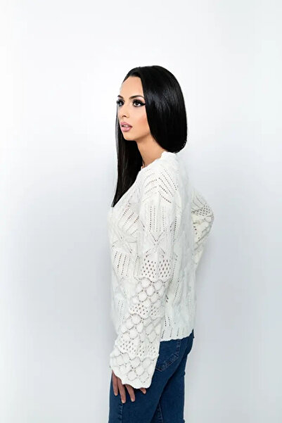 OEM Women's white knitted blouse with flared sleeves JQZ 12