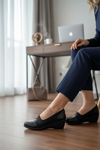 enoch حذاء باليه نسائي من الجلد الطبيعي باللون الأسود مع تفاصيل مفصلة على شكل...