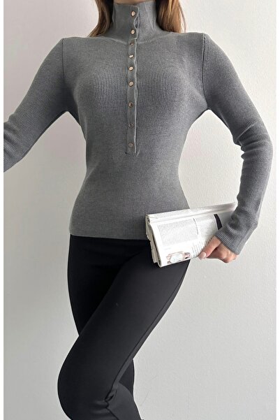 fujya Renata Knitwear Sweater with Snap Fasteners