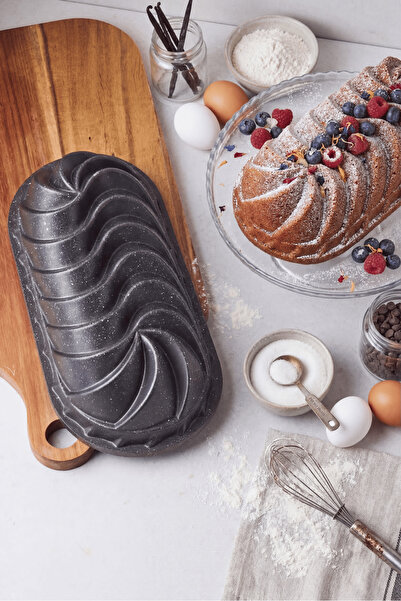 Perotti Bakepro Black Aluminum Cast Baton Cake Mold Fireproof Non-Stick 33 cm