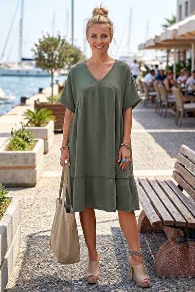 Chiccy Rochie kaki cu decolteu în V, mâneci scurte, cu volane, casual, din mu...