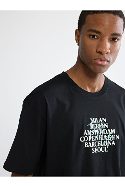 LC Waikiki تي شيرت رجالي من القطن الممشط مطبوع برقبة دائرية