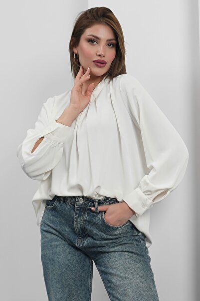 Hisleria Crew Neck Pleated Model Blouse - White