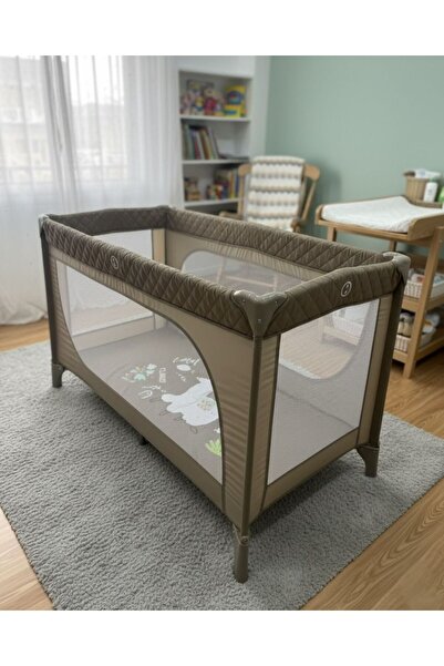 DAY BY DAY محبس أطفال