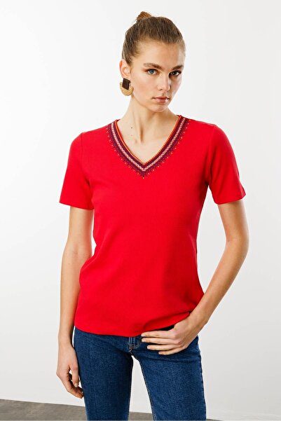 Desen Γυναικείο κέντημα με γιακά V με κέντημα βαμβακερό μπλουζάκι