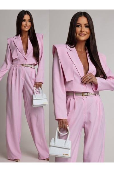 ADAMODA.RO Κοστούμι με παντελόνι καμπάνα και κοντό σακάκι