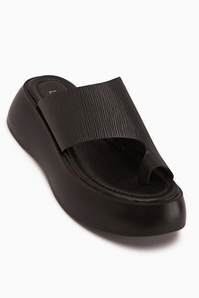 Limoya Carol Genuine Leather Black Flip Flops for Women