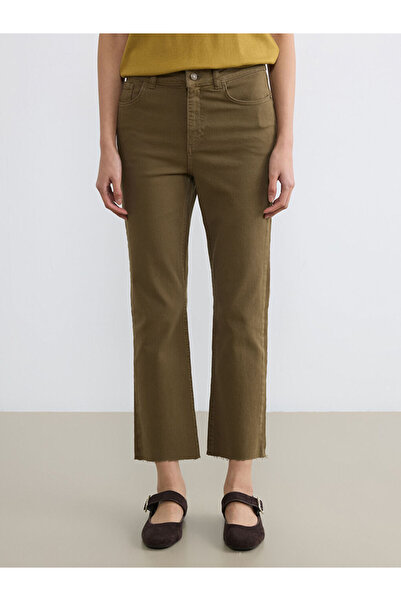 LC Waikiki بنطلون جينز نسائي من Crop Flare