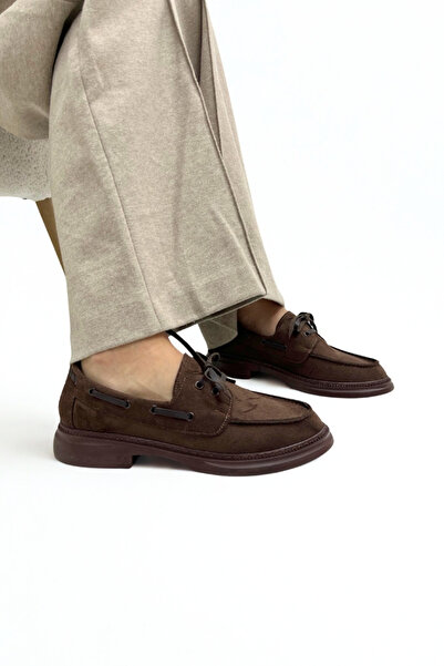 inizio حذاء لوفر نسائي من جلد الغزال البني GD335