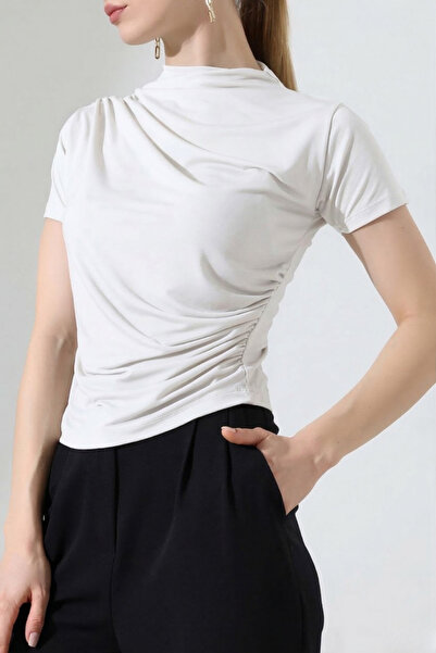 AKD Atelier Tricou de damă cu mânecă scurtă, cu detaliu drapat la guler și ta...