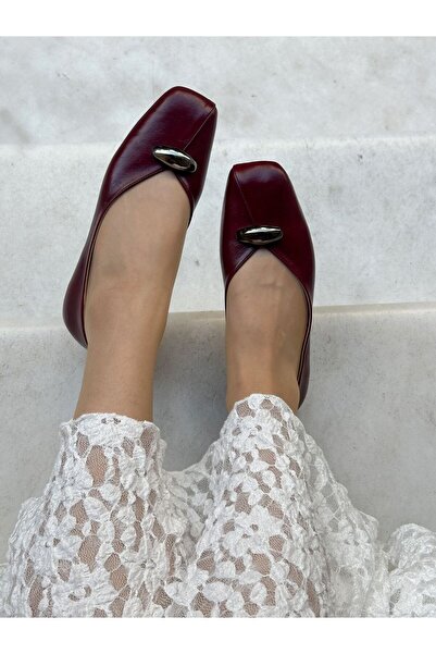 azza shoes حذاء ELIO PARLAK KÜT ذو مقدمة مدببة مع تفاصيل إكسسوارات، مريح وعمل...