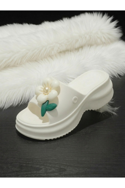 Take Two By Styli White Floral Decor Slippers