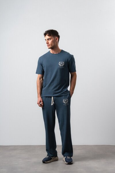 Respire طقم تي شيرت وبنطلون FFB للرجال بخياطة متقنة باللون البترولي