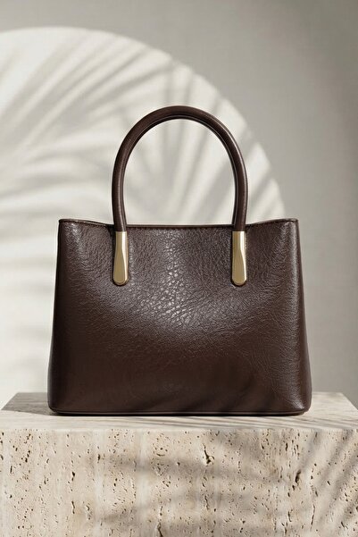 InStyle حقيبة يد وكتف نسائية بتفاصيل ذهبية باللون البني الحار