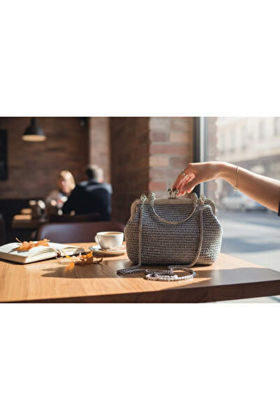 Store Handmade Women's Strap Bag