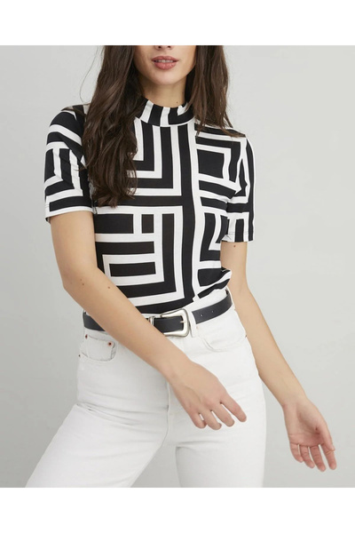 NEW JOURNAL Γυναικεία μπλούζα μισής μήκους με μαύρο-εκρού σχέδιο APP1089-10