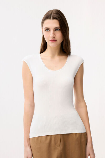 adL Yakası İnci İşlemeli Triko Bluz