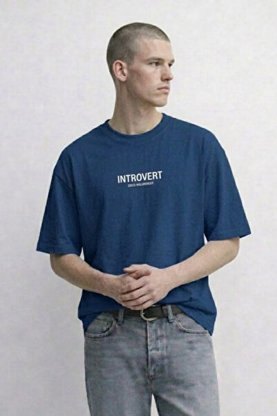 MATERIAL Ανδρικό μπλουζάκι INTROVERT με στάμπα κειμένου, μεγάλου μεγέθους, μπλε