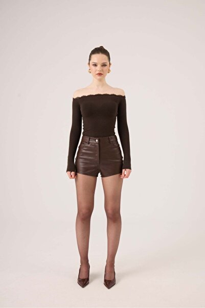 HOLLY LOLLY Δαντελωτό γιακά Madonna, Μπλούζα από κασμίρ Macy σε καφέ χρώμα