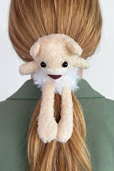 CAŞ DEKORASYON Plišani medvedić u beloj boji, plišana kopča u obliku bagela