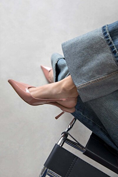 STRASWANS أحذية نسائية مريحة بكعب من الجلد اللامع باللون الوردي