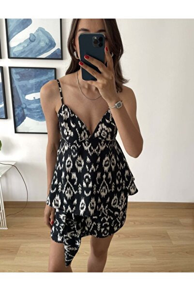 Myrum butik Nara Siyah Sırt Detaylı Askılı Bluz