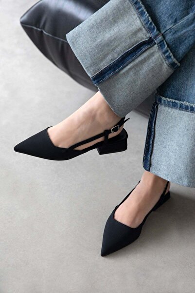 STRASWANS حذاء نسائي من القماش بكعب من Chrest باللون الأسود