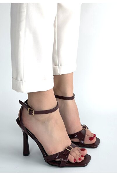 BESKAR Mirge Burgundy Patent Leather Heeled Ankle Belted Shoes