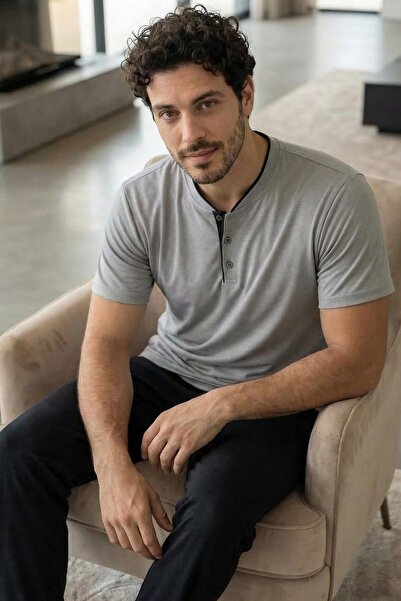 Pijamaevi Σετ ανδρικών πιτζαμών Urban Mist με κοντό μανίκι και λεπτομέρεια με...