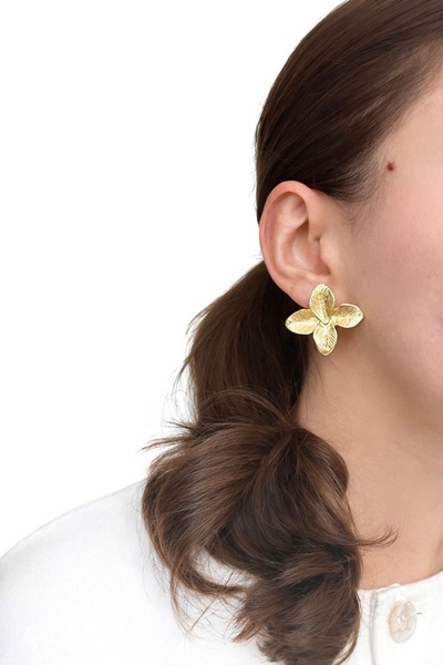 rilora Elegant Floral Design Earrings