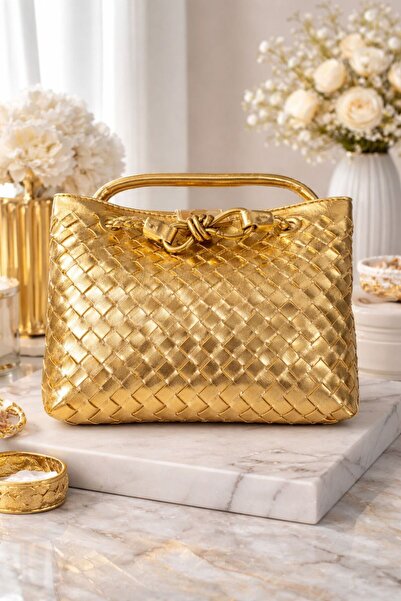 GENERAL Elegant Women's Handbag - Luxurious Gold-Tone Design for Hand or Shou...