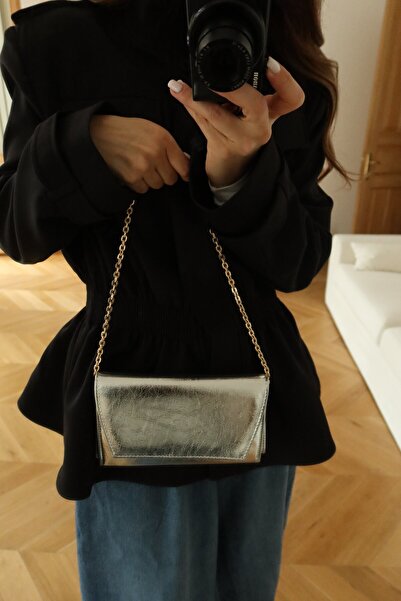 Tina İstanbul Клатч-сумка з ланцюжком-ремінцем, сріблястий колір