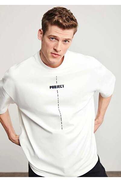LELVANİ Men Project Writing Printed Crew Neck Tshirt