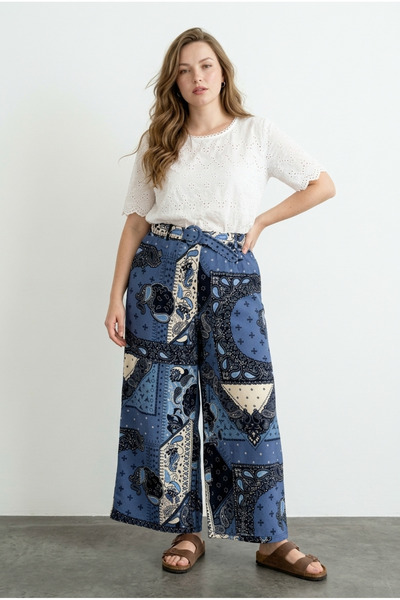 Stil Diva Pantaloni cu buzunare, cu talie elastică, cu picior larg, din țesăt...