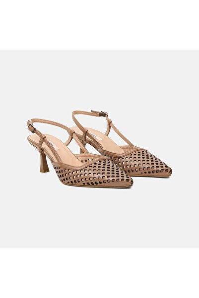 Desa Women's Tan Laser Cut Pointed Toe Leather Heeled Shoes