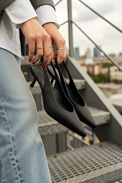 DİVOLYA Vintage Black Women's (3 cm Heeled) Pointed Toe Short Kitten Heel Shoes