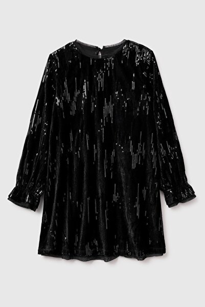 United Colors of Benetton فستان أسود مزين بالترتر مع تفاصيل زر خلفي وقصة واسع...