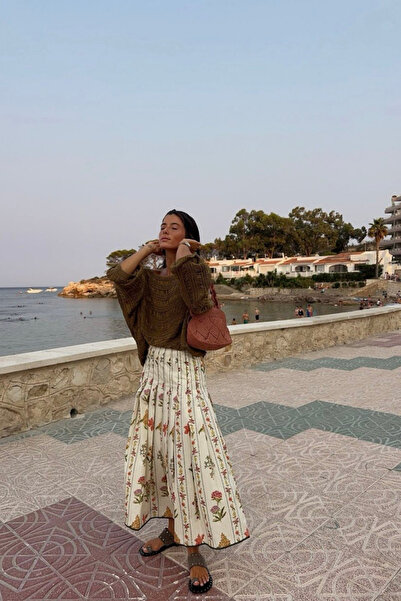 Sorridi تنورة ميدي مطوية بنقشة زهور مع دانتيل في الحاشية