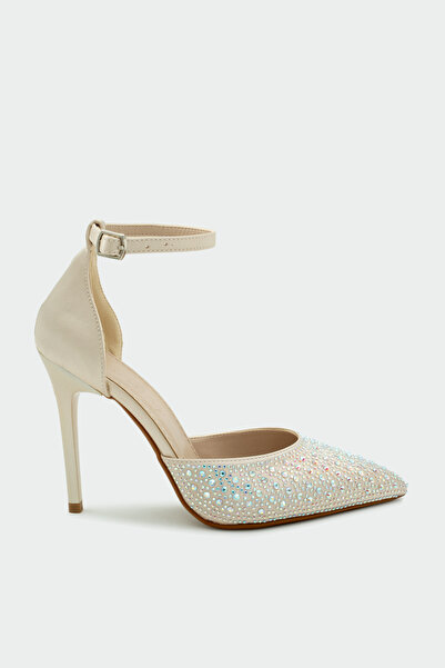 LAMİNTA حذاء نسائي بكعب عالٍ من تاليا مزين بتفاصيل حجرية وحزام للكاحل من الساتان