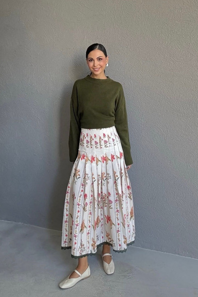 Sorridi Lace Pleated Long Floral Skirt