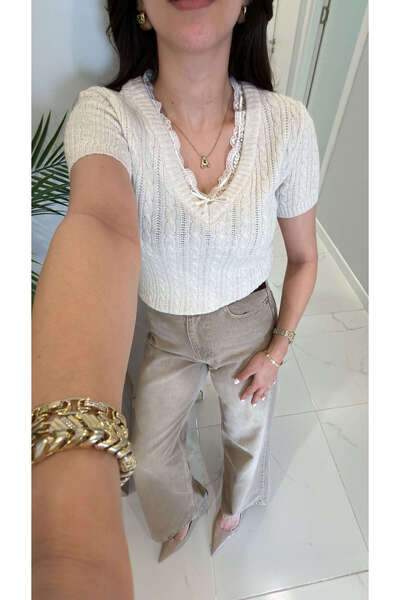BİRCANÇİL Hillida Cream V-Neck Lace Knitwear