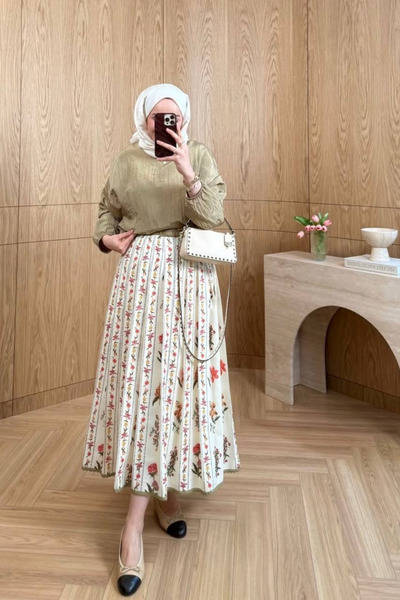 Sorridi Skirt with Lace Trim at the Hem, Suitable for Hijab Wear, Pleated Skirt