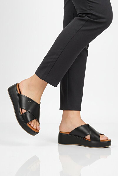 Pierre Cardin Μαύρες γυναικείες παντόφλες με τακούνι και χιαστί λουράκια PC-5...