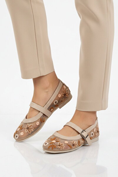 AYAKMOD حذاء كاجوال نسائي خفيف الوزن شبكي باللون البيج B-52 Z