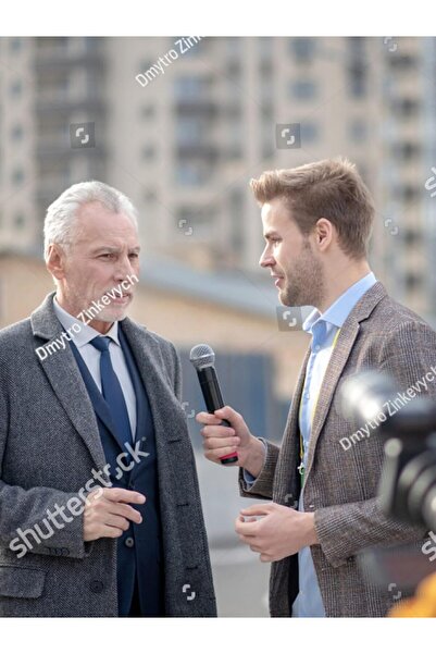 Generic Wireless Microphone System with Stand, Portable, Black