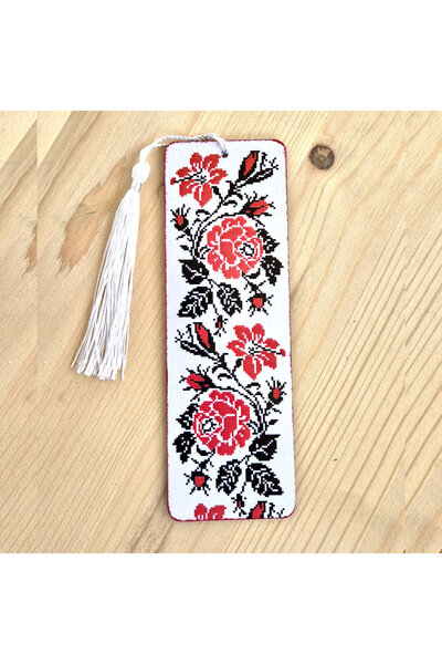 CrisArtDeco Wooden Bookmark with Traditional Pattern