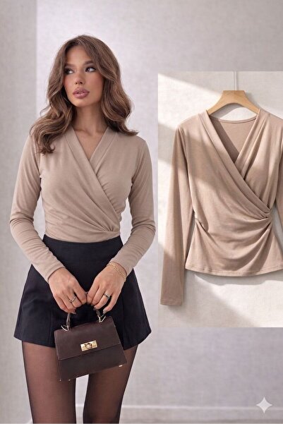 peri tower بلوزة نسائية باللون البيج بأزرار على الجهتين بياقة على شكل حرف V و...