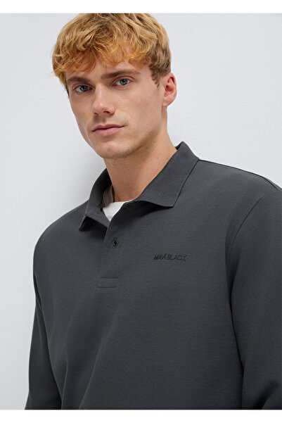 Mavi Hanorac negru cu guler polo, croială normală, 97% bumbac, 3% elastan.